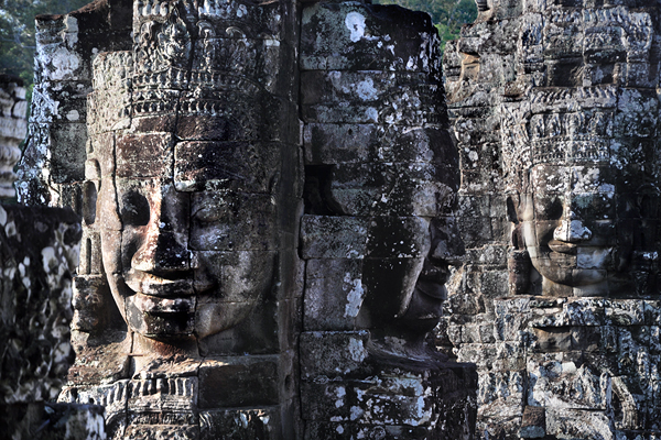 <span class="text2">Buddhist face-towers</span>