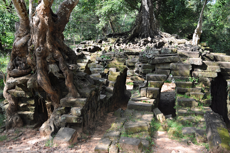 Spean Thma stone bridge in Angkor